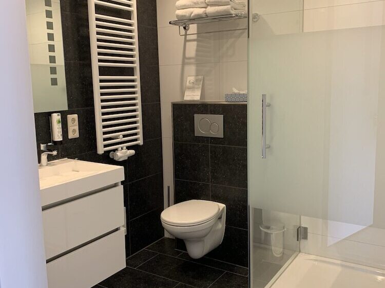 هتل Café Restaurant De Ploeg