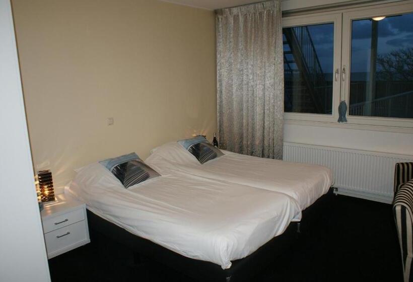 בית מלון כפרי De Herbergh Van Flielant