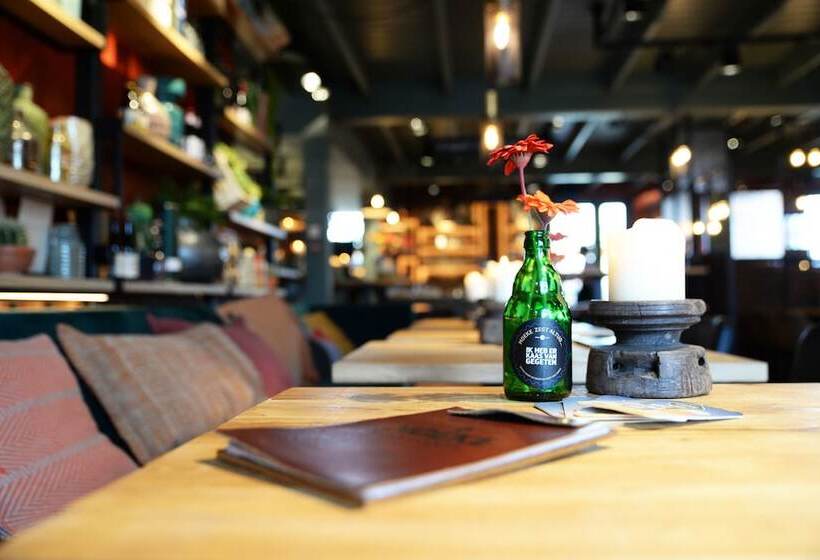 هتل De Roode Schuur