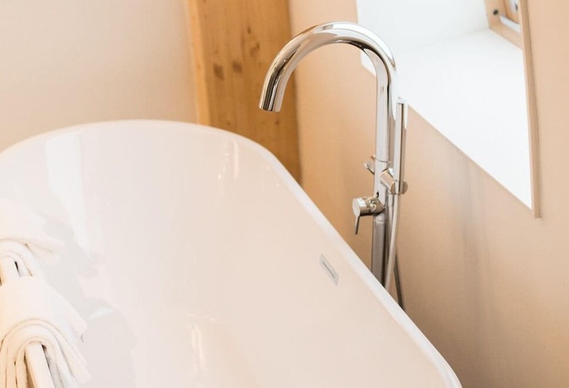 هتل De Roode Schuur