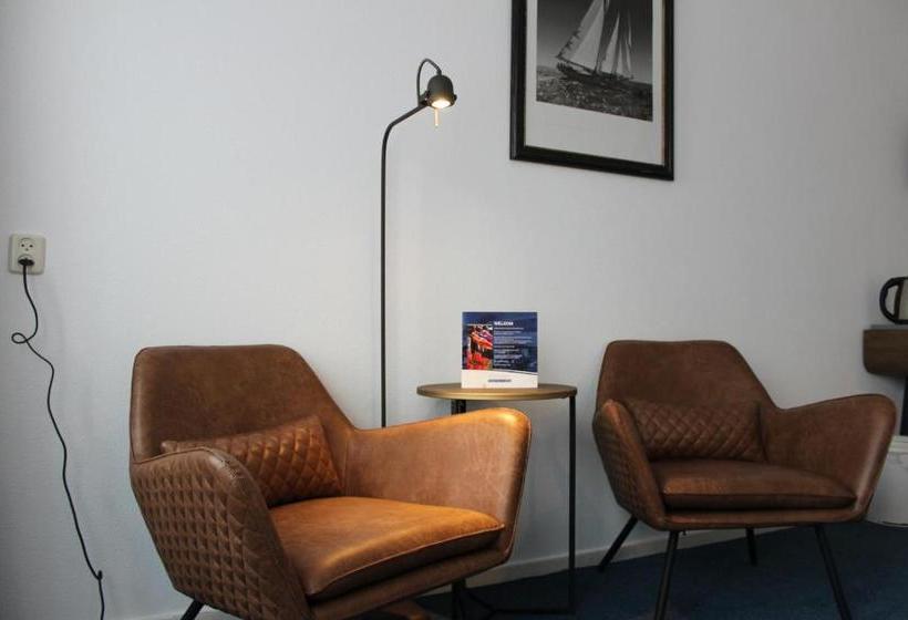 호텔 De Watersport Heeg