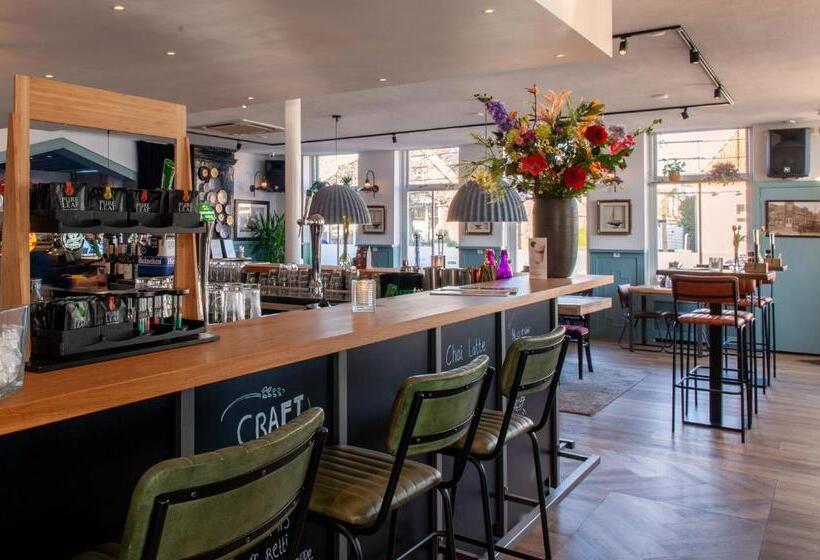 호텔 De Watersport Heeg