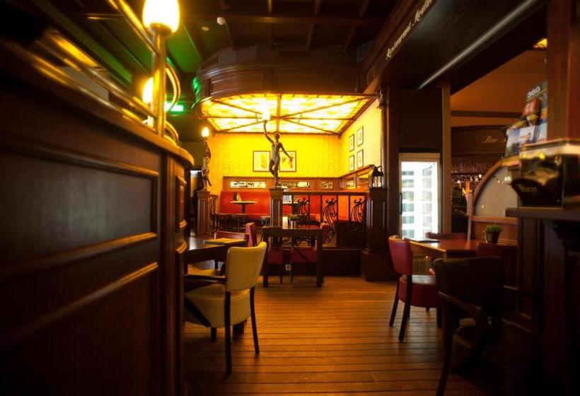 ホテル Et Le Cafe De Paris