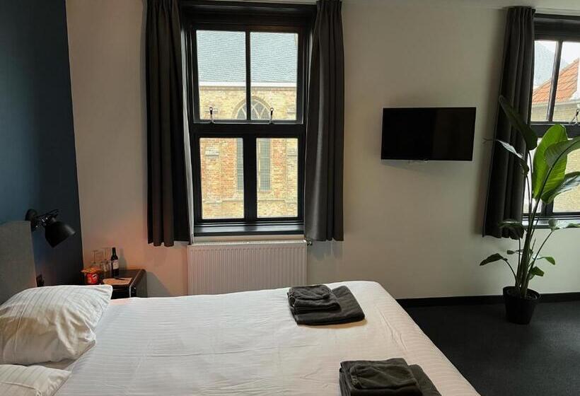 فندق Grandcafe De Doelen