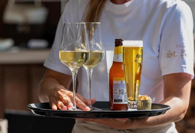 هتل Herberg Sint Petrus