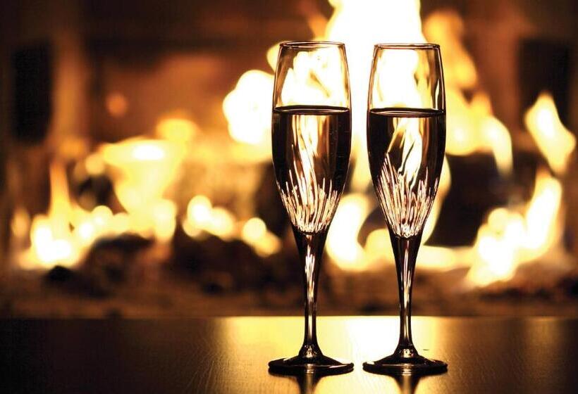 هتل Huys Van Heusden