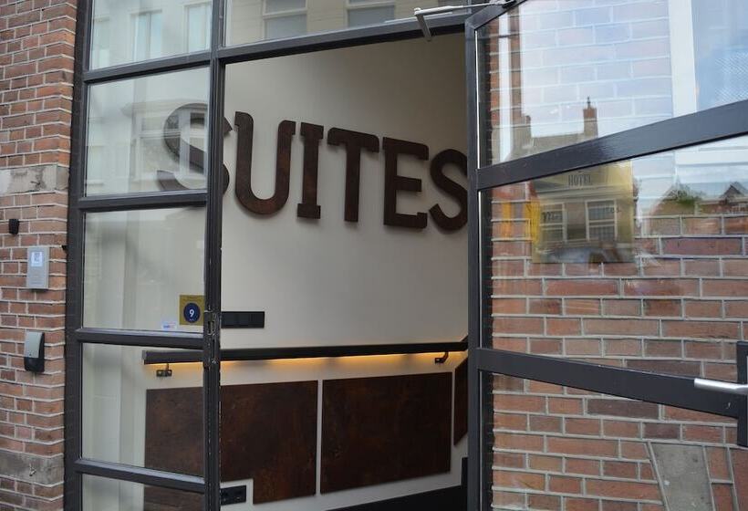 هتل Manzo's Suites