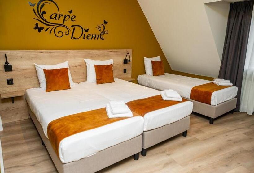 Отель Onder De Linden