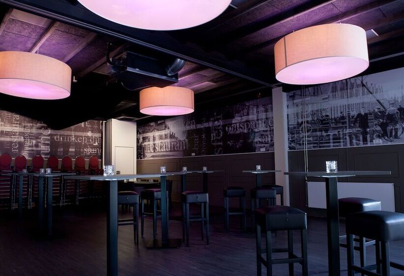 ホテル Restaurant Thuis!