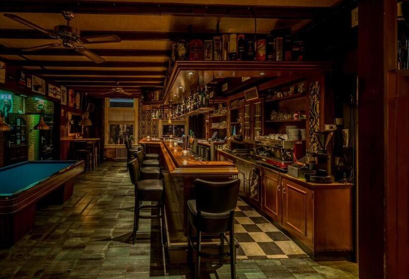 ホテル Restaurant Van Der Weijde