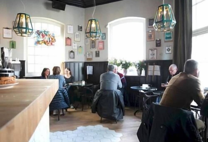 ホテル Stadsherberg De Poshoorn