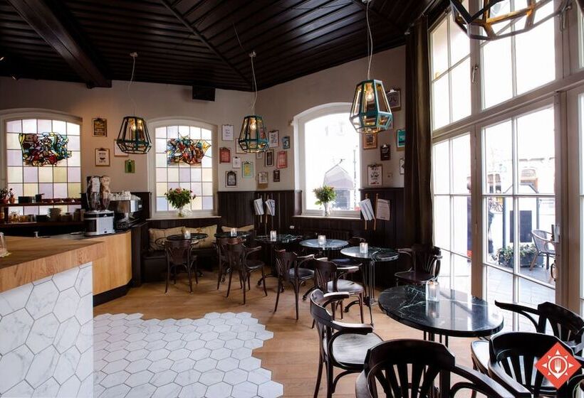 ホテル Stadsherberg De Poshoorn