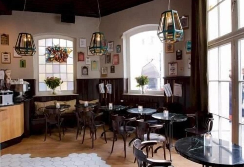 ホテル Stadsherberg De Poshoorn