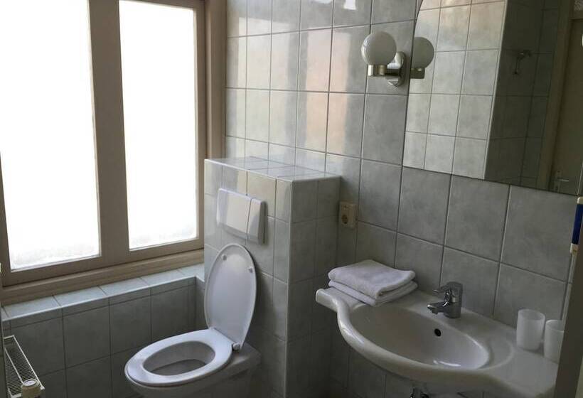 Отель Van Oppen