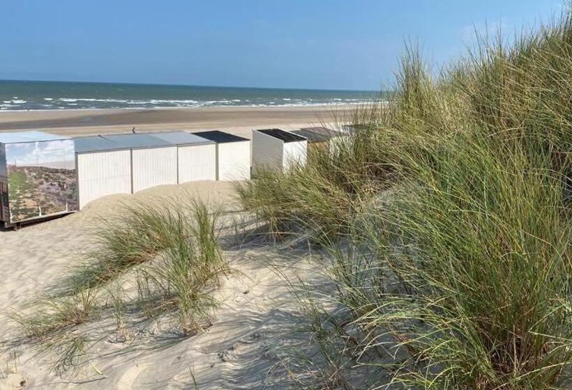 Strandhotel Dennenbos