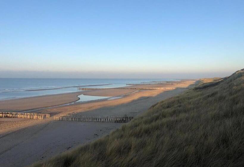 Strandhotel Dennenbos
