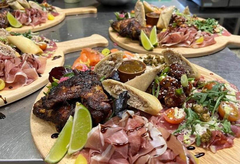 Strandhotel Dennenbos