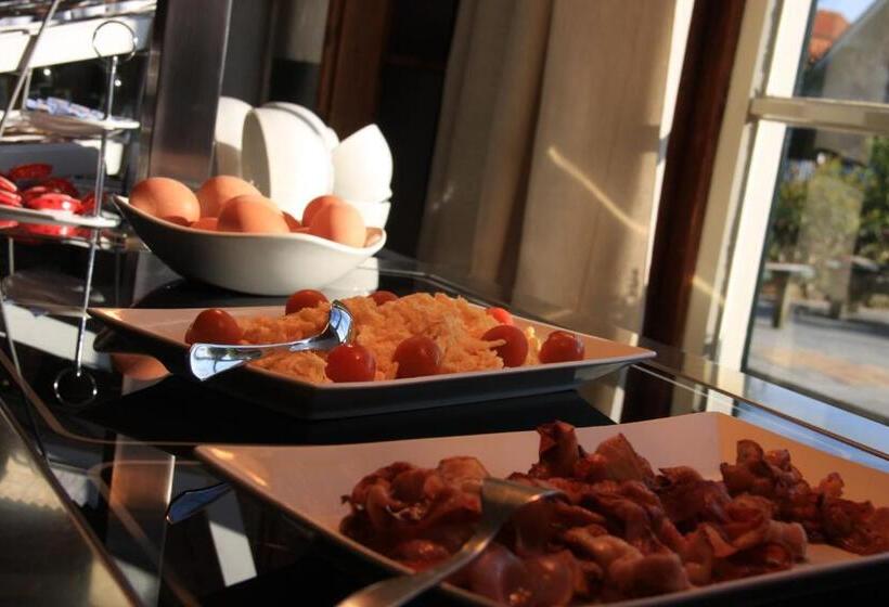 Strandhotel Dennenbos