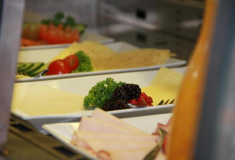 Strandhotel Dennenbos