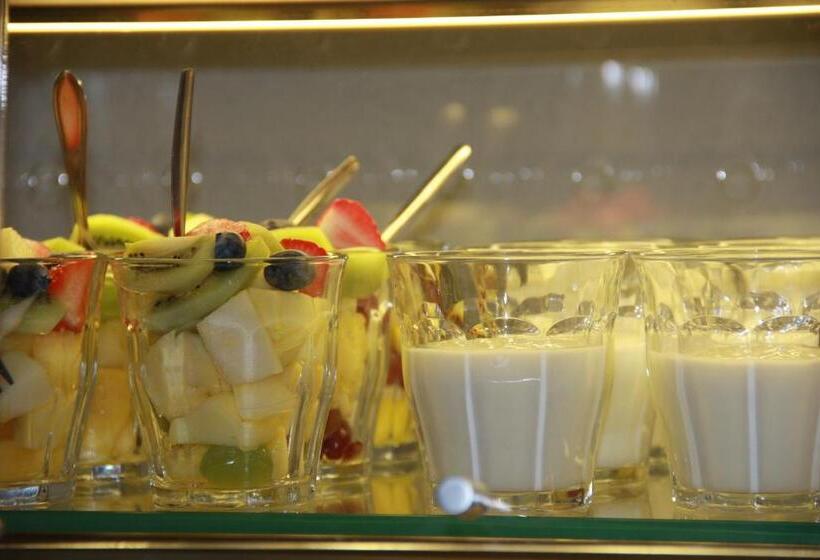 Strandhotel Dennenbos