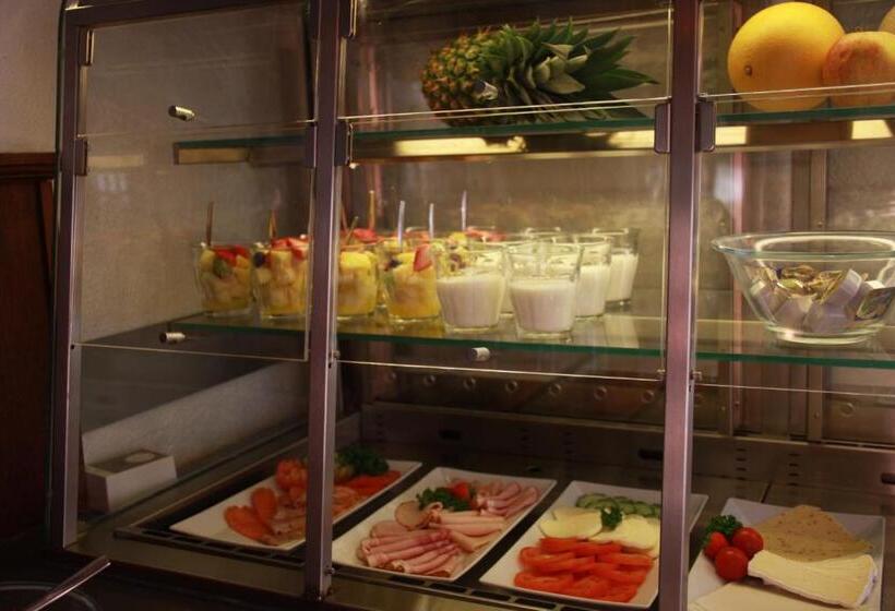 Strandhotel Dennenbos