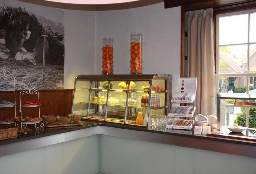 Strandhotel Dennenbos