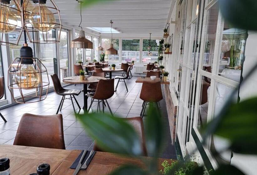 Strandhotel Dennenbos