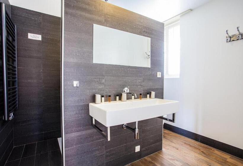 Strandhotel Dennenbos