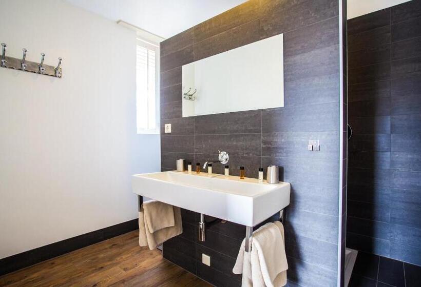 Strandhotel Dennenbos