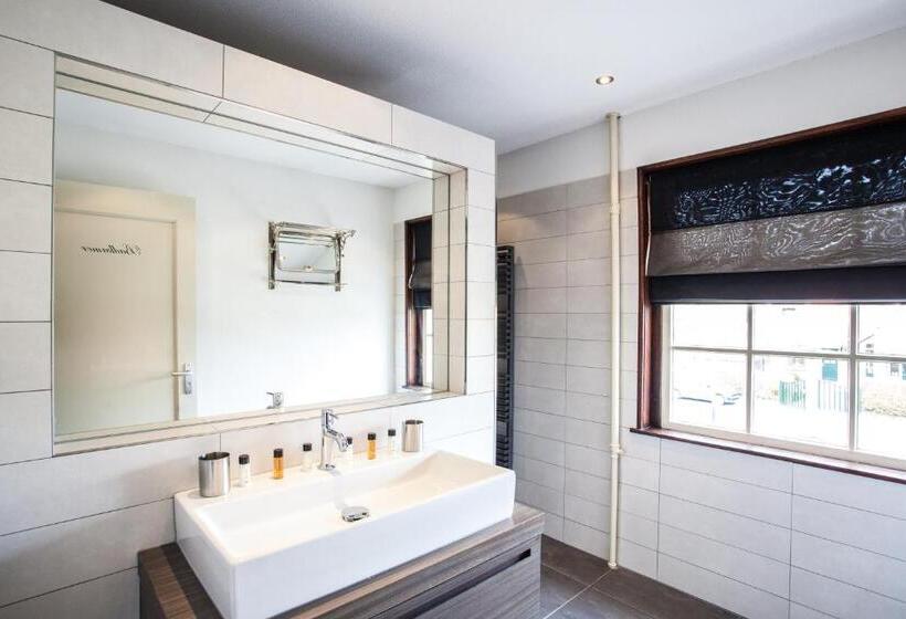 Strandhotel Dennenbos