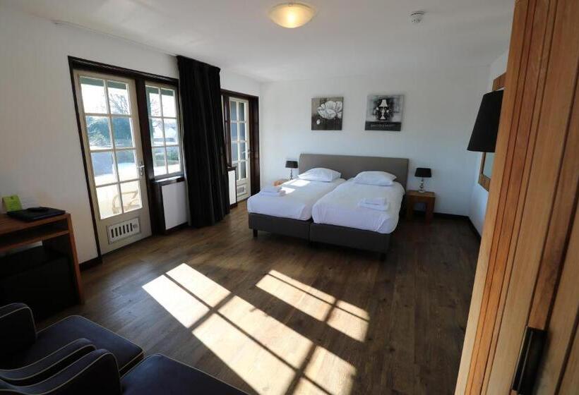 Strandhotel Dennenbos