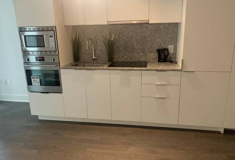 Общежитие Waterfront York Suites