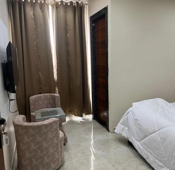 مبيت وإفطار Sgs Palace
