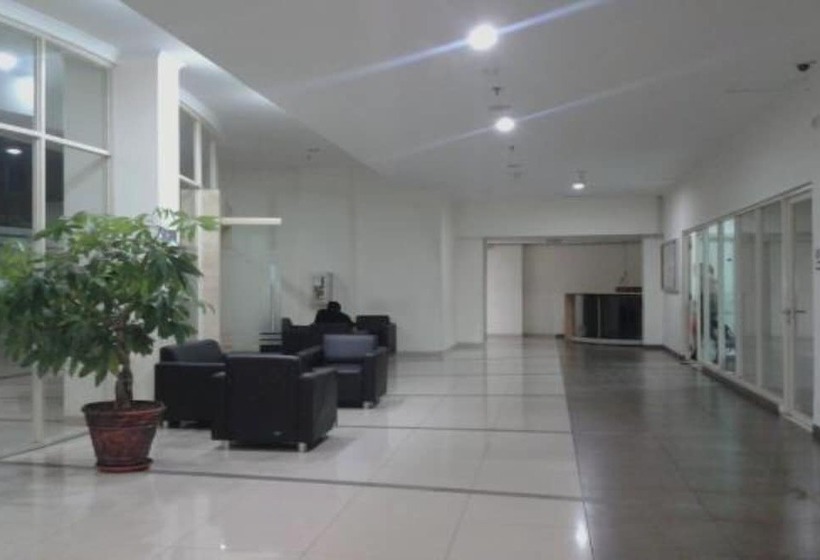 호텔 Capital O 93931 Elzio Property