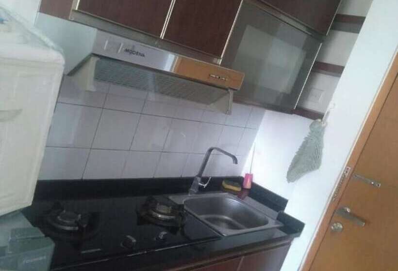 호텔 Capital O 93931 Elzio Property