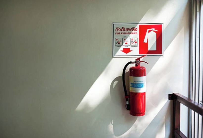 호텔 Capital O 93931 Elzio Property