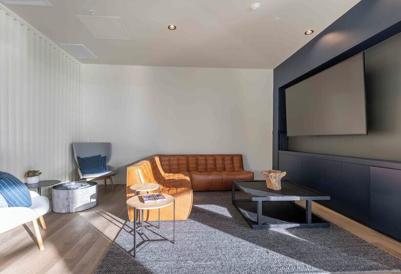 בית מלון כפרי Marina Square Suites