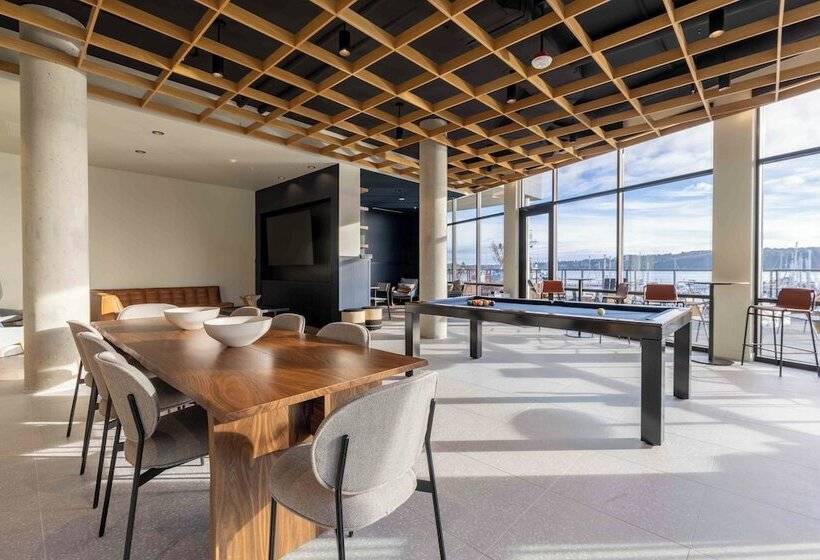 בית מלון כפרי Marina Square Suites