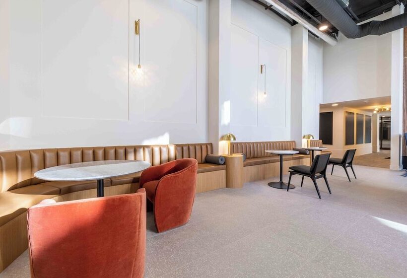 בית מלון כפרי Marina Square Suites