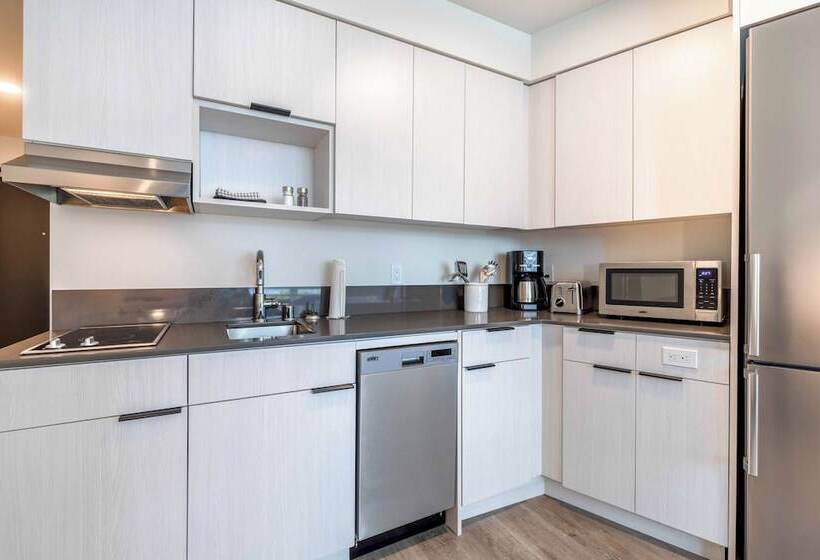 בית מלון כפרי Marina Square Suites