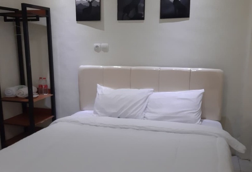 בית מלון כפרי Oyo 93912 Kost Takalar