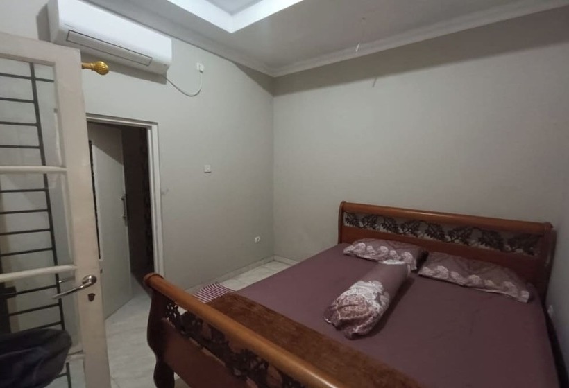 Отель Oyo 93932 Paviliun Dr Edison