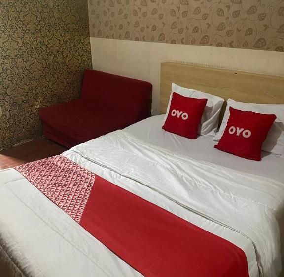 Отель Oyo 93952 Dms Property