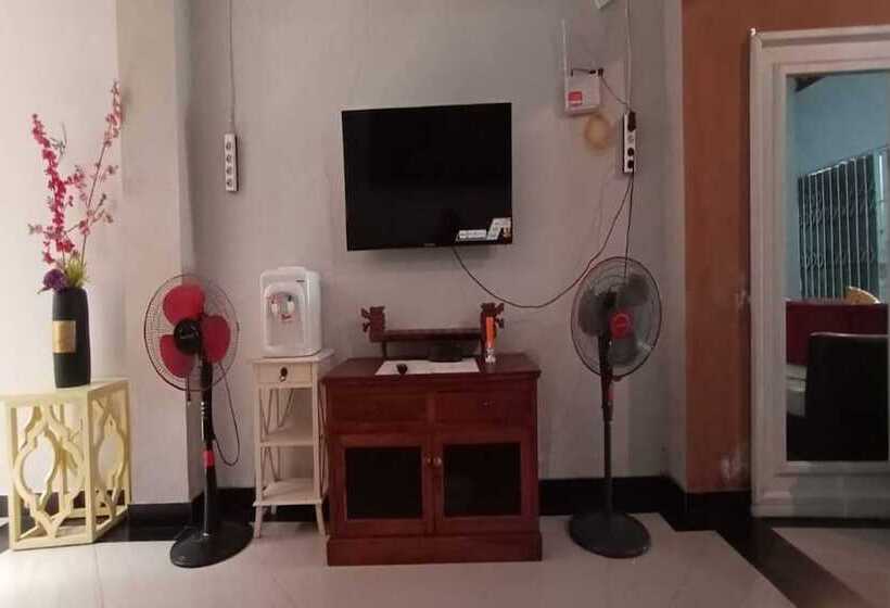 ホテル Oyo 93963 Homestay Kita Purworejo