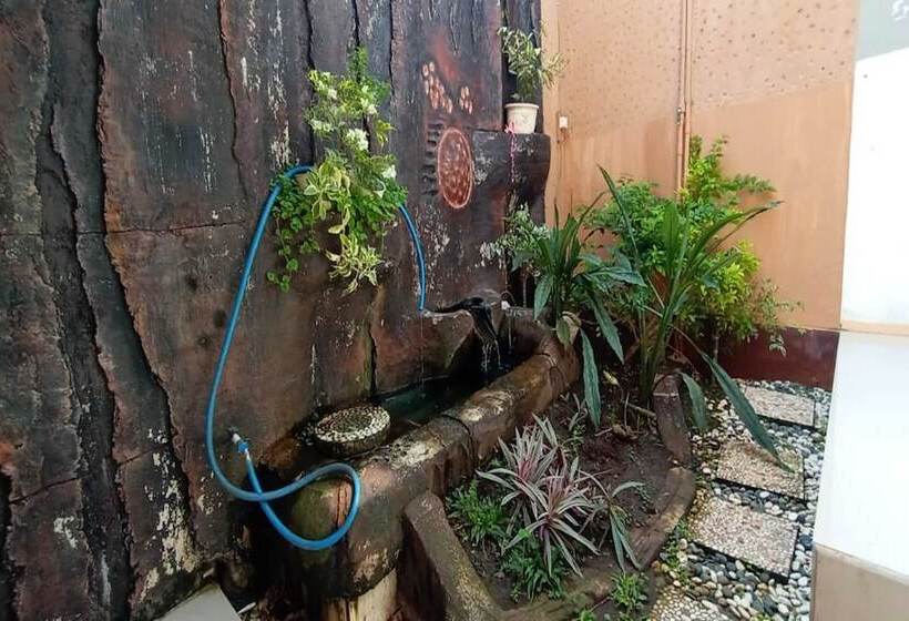 ホテル Oyo 93963 Homestay Kita Purworejo