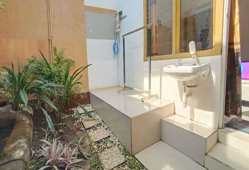 ホテル Oyo 93963 Homestay Kita Purworejo