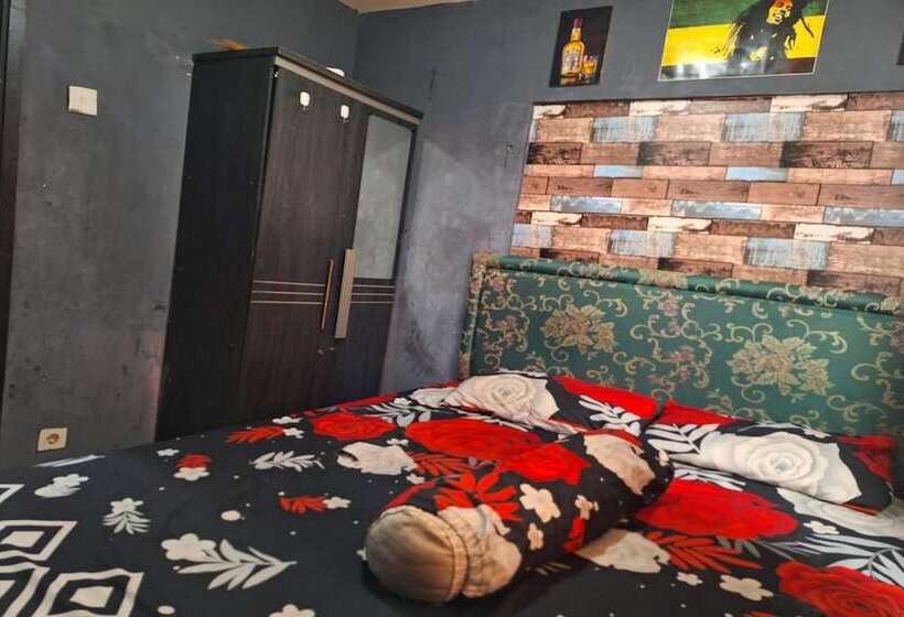 酒店 Spot On 93908 Angel Guest House