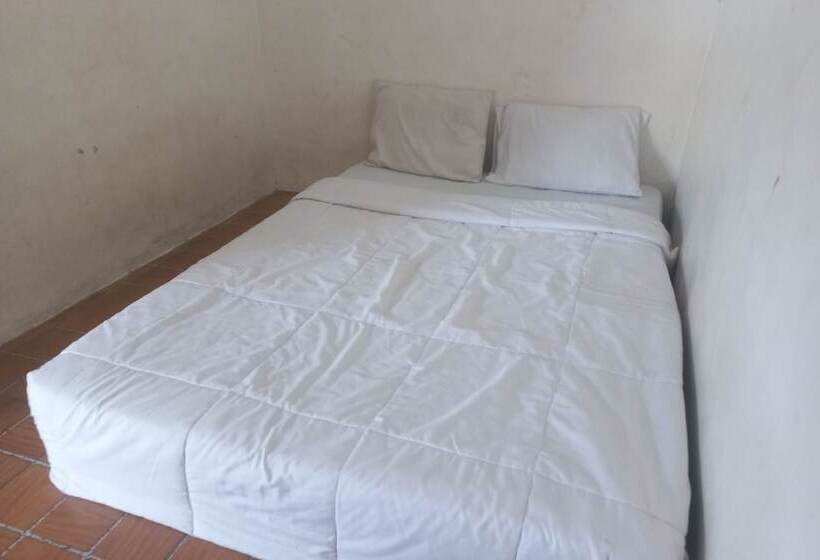 호텔 Spot On 93917 Homestay Adreena Syariah