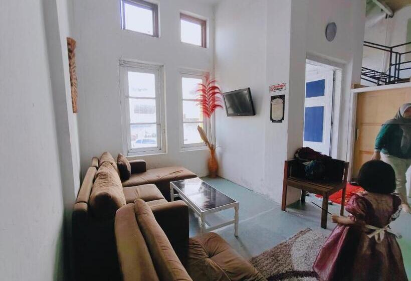 بنسيون Motel Penginapan Sartika