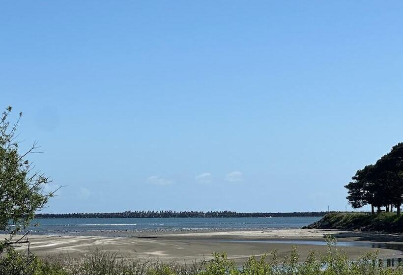 فندق على الطريق Beachside Inn